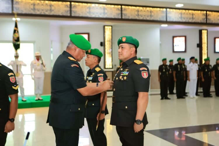 Kodam VI/Mulawarman Gelar Sertijab Kasdam dan Tradisi Satuan, Pangdam Tekankan Profesionalisme Prajurit