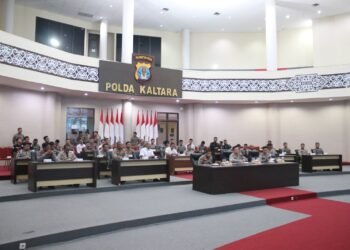 BKPSDM Balikpapan Serahkan SK Pensiun 22 ASN, Regenerasi Pegawai Jadi Perhatian