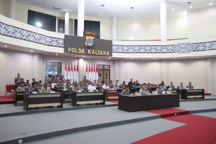 BKPSDM Balikpapan Serahkan SK Pensiun 22 ASN, Regenerasi Pegawai Jadi Perhatian