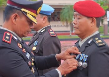 Apresiasi Dedikasi Personel, Polresta Bulungan Gelar Upacara Penganugerahan Satyalancana Pengabdian