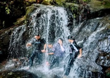 Liburan Keluarga di Gunung Rian, Bupati Ibrahim Ali Perkenalkan Ikon Wisata Alam Tana Tidung