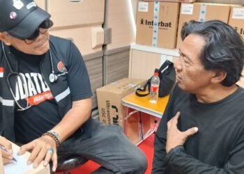 Satu Hari 370 Pasien Dilayani Pengobatan Gratis PDI Perjuangan di Karawang 