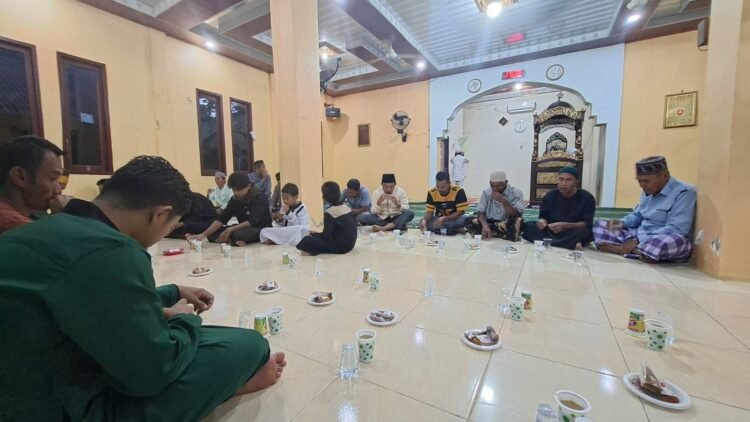 Pererat Silaturahmi di Wilayah Pesisir, Asrin Saleh Gelar Bukber di Masjid Baitul Amin