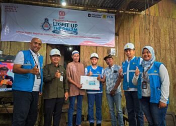 PLN Nyalakan Harapan bagi 1.102 Masyarakat Pra Sejahtera melalui Program Light Up The Dream Tahun 2025