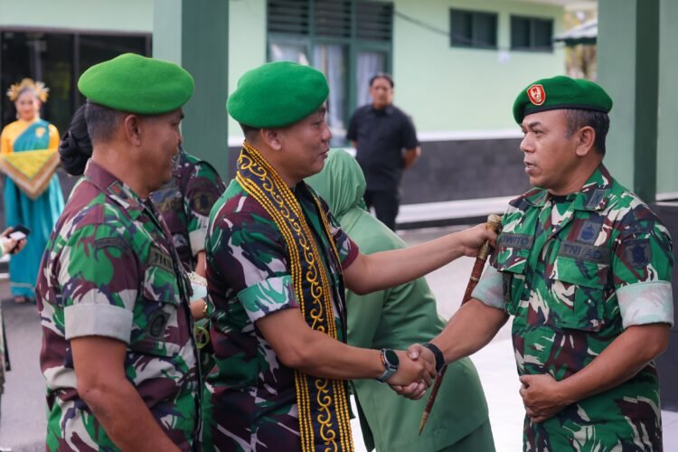 Hormat Jajar dan Tepung Tawar Sambut Dandim 0907/Tarakan