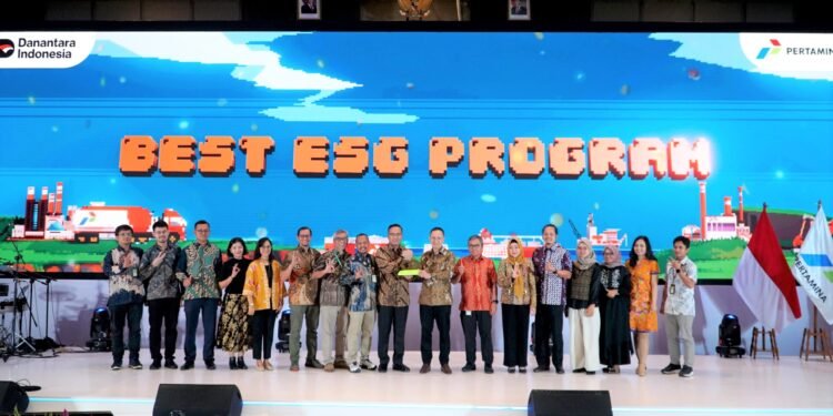Terdepan dalam Optimasi Biaya, PHI Raih Best ESG Program di Ajang Optimus 2025