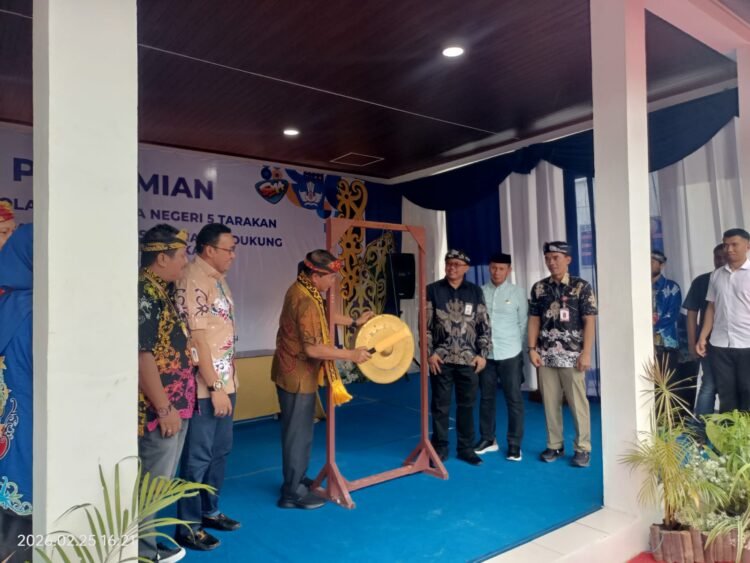 Gubernur Zainal Resmikan USB SMA 5 dan Sarpras SMK 4 Tarakan