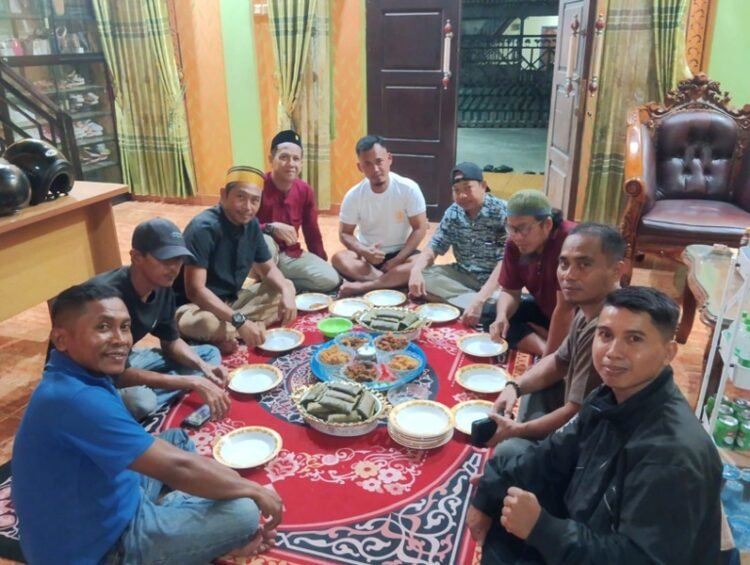 Mempererat Silaturahmi, H. Ladullah Gelar Halal Bihalal