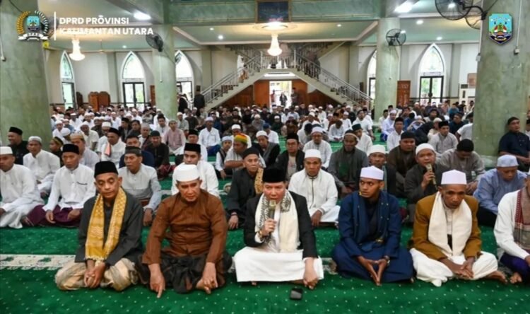 Ketua DPRD Kaltara, Achmad Djufrie, Laksanakan Sholat Idul Fitri 1447 H di Masjid Habib Achmad Al Kaff