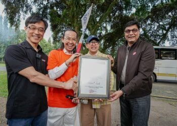 Indosat Buktikan Jaringan Andal, Livestream Mudik 11 Jam Dave Hendrik–Iwet Ramadhan Pecahkan Rekor MURI