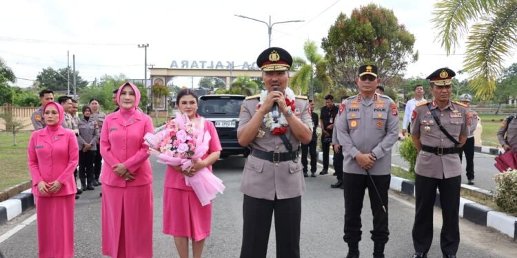 Kenal Pamit Wakapolda, Polda Kaltara Lepas Irjen Pol. Andries Hermanto dan Istri