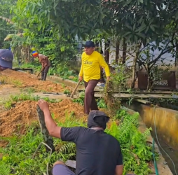 Asrin Saleh Apresiasi Semangat Gotong Royong Warga Tarakan Timur Kerja Bakti Lingkungan 