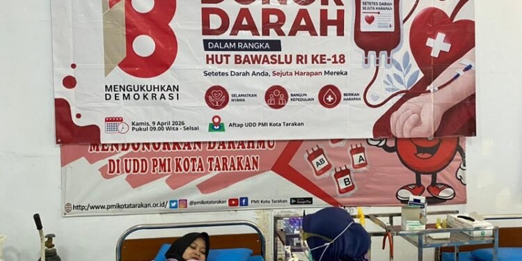 Semangat HUT ke-18, Bawaslu Kota Tarakan Wujudkan Kepedulian Lewat Donor Darah