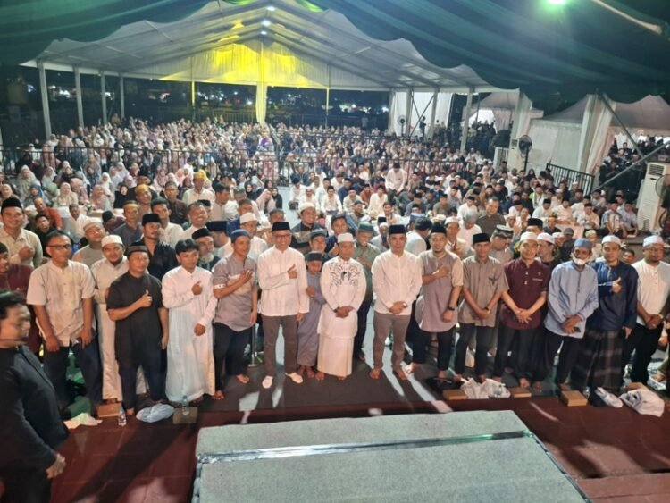 Ribuan Warga Tarakan Padati Puncak KaShaFa 2026, Ustadz Das’ad Latif Beri Pesan Penyejuk
