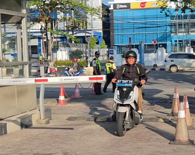 Insan PLN UID Kaltimra Terapkan Budaya Clean Energy Day, Berkontribusi pada Penggunaan Energi Bersih dari Aktivitas Harian