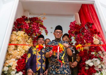 Gubernur Kaltara Lepas 484 CJH, Tekankan Pentingnya Kesehatan dan Kekompakan