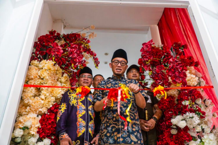 Gubernur Kaltara Lepas 484 CJH, Tekankan Pentingnya Kesehatan dan Kekompakan
