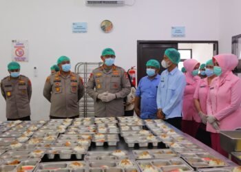 Polda Kalimantan Utara Tinjau dan Distribusikan Program Makan Bergizi Gratis untuk Anak Sekolah