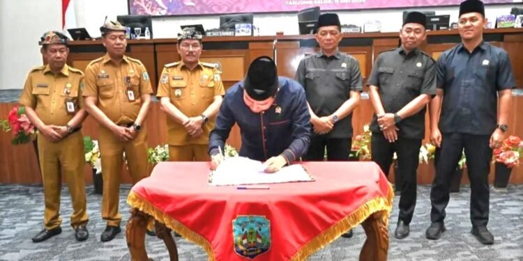 Ketuk Palu Rekomendasi LKPj, DPRD Kaltara Desak Perbaikan Layanan Publik