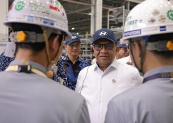 Gubernur Kaltara Lepas 484 CJH, Tekankan Pentingnya Kesehatan dan Kekompakan