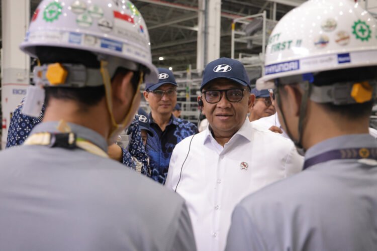 Gubernur Kaltara Lepas 484 CJH, Tekankan Pentingnya Kesehatan dan Kekompakan