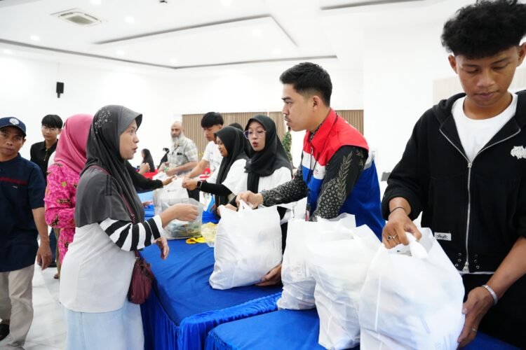 Pertamina Patra Niaga Kilang Balikpapan Gelar Pasar Murah, Salurkan 2.250 Paket Sembako untuk Warga