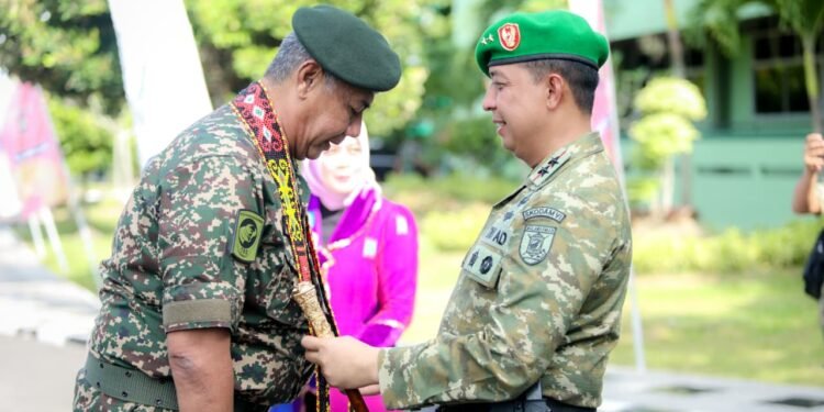 Perkuat Kerja Sama Militer Serumpun, Kodam VI/Mlw Sambut Kunjungan Panglima 5 Divisyen Tentera Darat Malaysia