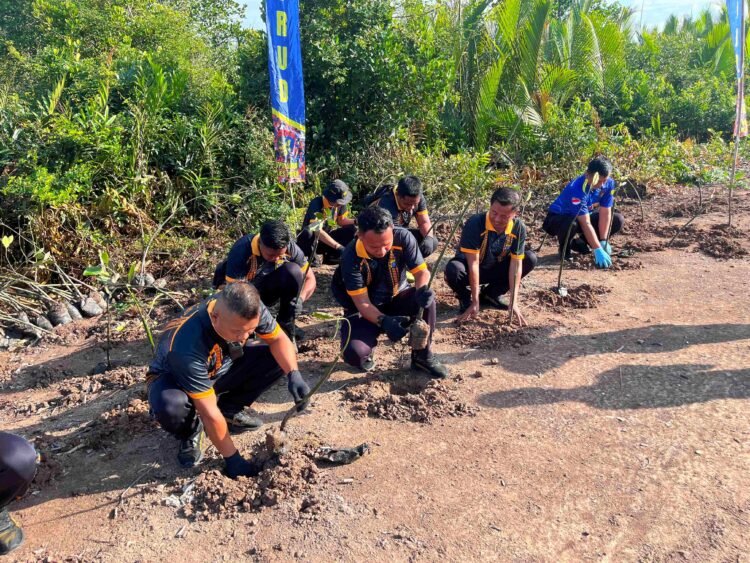 Sambut HUT Bhayangkara ke-80, Kompi 2 Batalyon C Pelopor Bersama Kapolres Paser Gelar Gerakan ASRI