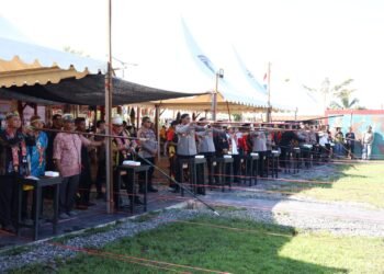Kapolda Kaltara Resmikan Perlombaan Tradisional Sumpit Dayak Dalam Rangka Hari Bhayangkara Ke-80
