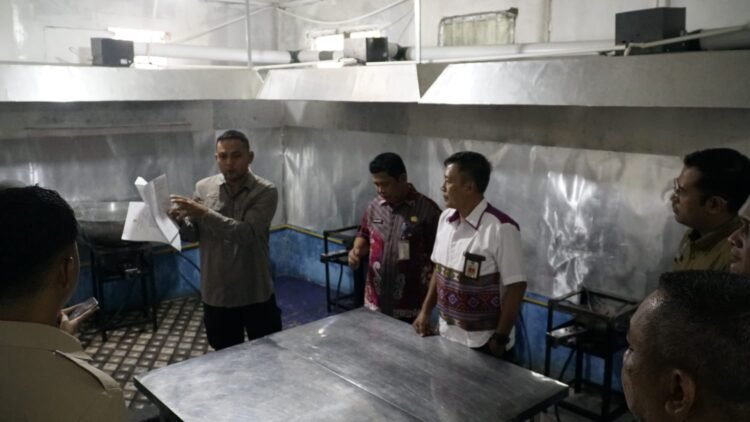 Sekda Bulungan Sidak Dapur MBG, Tegaskan Makanan Pelajar Harus Aman dan Berkualitas