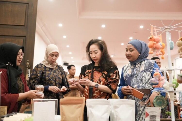 Pertamina Patra Niaga Kilang Balikpapan Salurkan Bantuan untuk Korban Kebakaran Baru Ilir