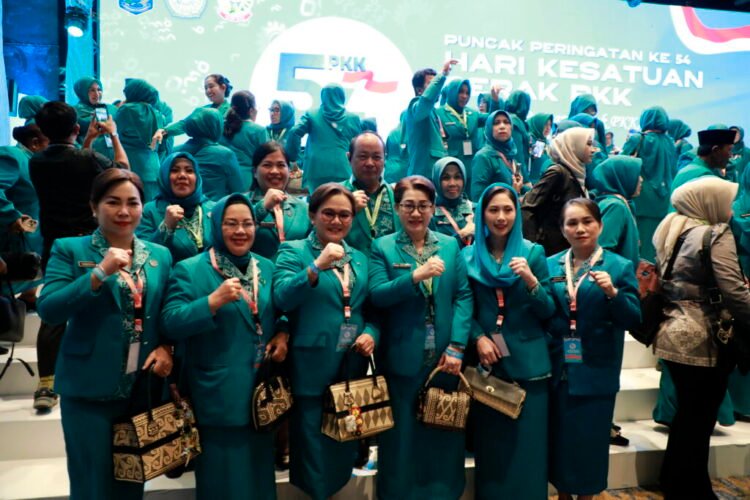 Ketua Umum TP PKK Tutup HUT ke-46 Dekranas, Tegaskan Komitmen Majukan Perajin Daerah