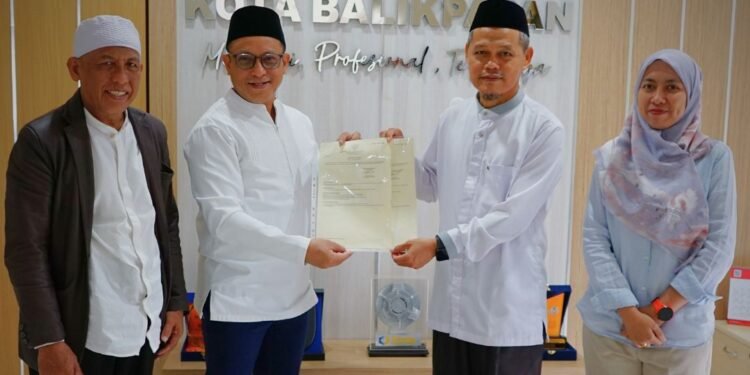 BPN Balikpapan Serahkan Sertipikat Tanah ke Ponpes Hidayatullah, Perkuat Kepastian Hukum Aset