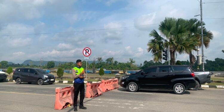 Kawal Kegiatan Car Free Day Tepi Sungai Kayan, Sat Lantas Polresta Bulungan Pastikan Arus Lalu Lintas Aman dan Lancar