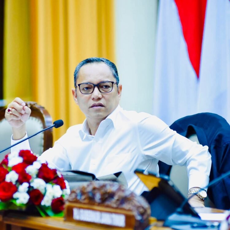 Deddy Sitorus Bantah Hina Wartawan, Tegaskan Pernyataan Soal “Sirkus” Ditujukan pada Kondisi Ruang Rapat