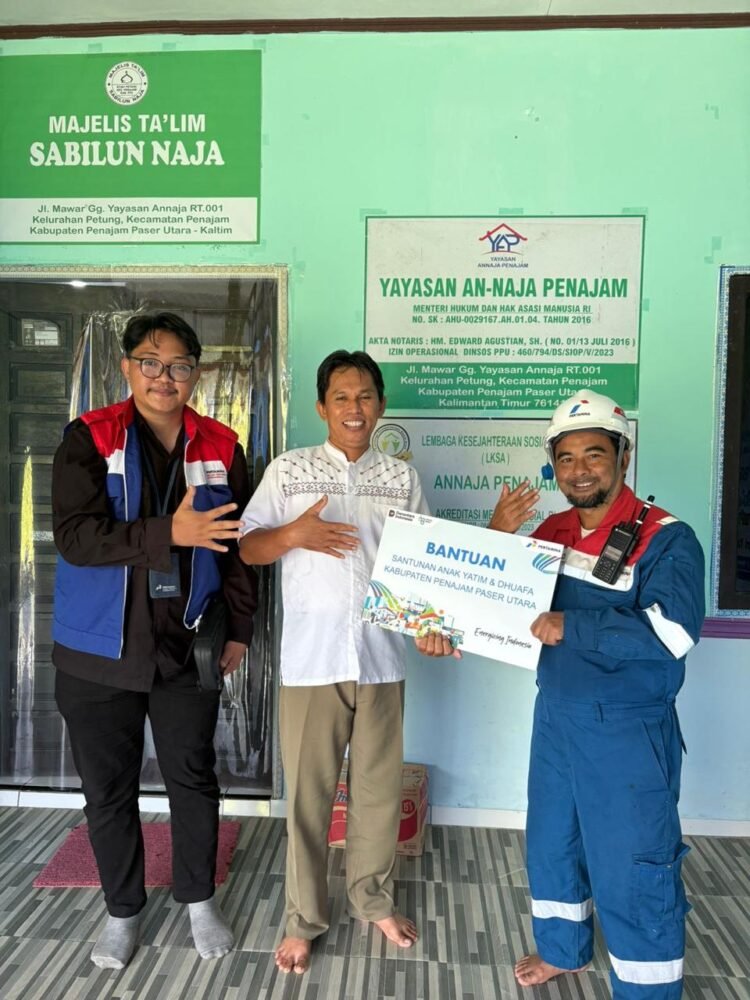 Pertamina Patra Niaga Kilang Balikpapan Salurkan Bantuan melalui Program Pertamina Berkah dan Dana Kebermanfaatan Pasar Murah