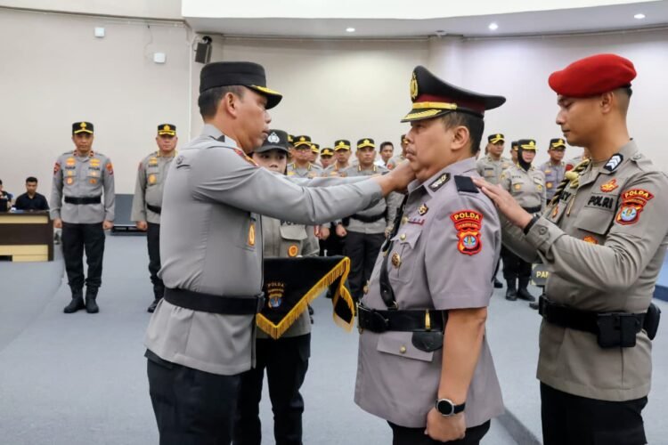 Kapolda Kaltara Pimpin Pelantikan Dirintelkam Polda Kaltara