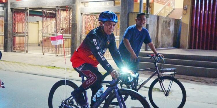Malam di Tepian Kayan, Gubernur Ikut Gowes Bareng Ratusan Warga