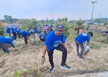 Sambut HUT ke-25, Demokrat Tarakan dan Pemkot Kolaborasi Kerja Bakti Lewat “Langit Biru”