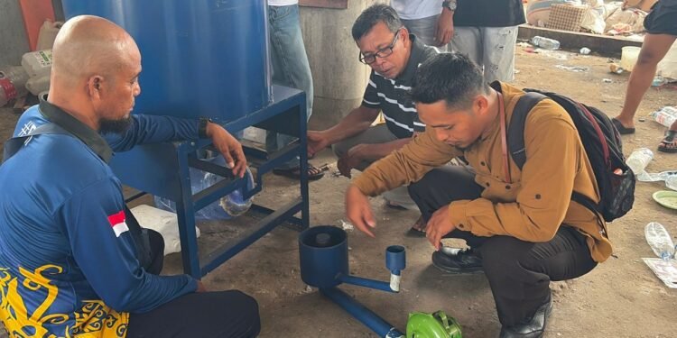 Teknologi Tepat Guna Diperkenalkan, Dosen UBT Dampingi KSM Pelita Tingkatkan Pengolahan Sampah