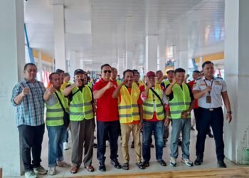 Peringati HUT ke-81 RI, Gapasdap dan KSOP Dorong Pelayaran Aman Lewat Rompi Safety di Tarakan
