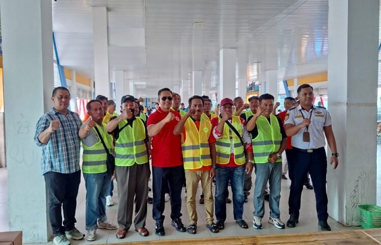 Peringati HUT ke-81 RI, Gapasdap dan KSOP Dorong Pelayaran Aman Lewat Rompi Safety di Tarakan 