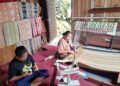 Dari Rumah Kayu Sederhana Menuju Sampul Wastra BI, Asa Tenun D’Utan Merawat Budaya dan Dapur Harian