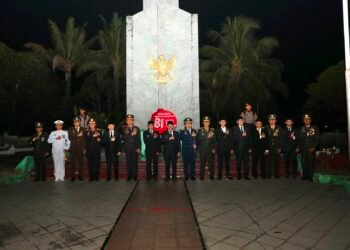 Sambut HUT Ke-81 RI, Kapolda Kaltara Pimpin Ziarah Kehormatan di TMP Telabang Bangsa