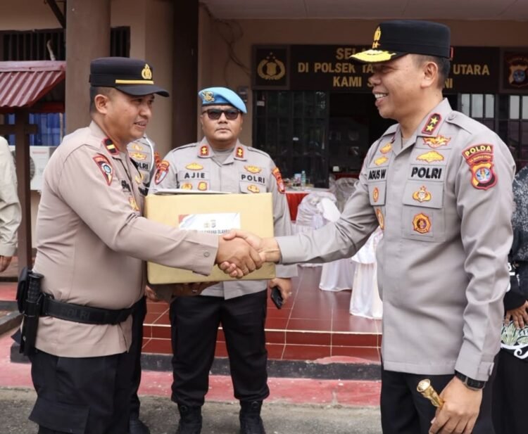 Kapolda Kaltara Cek Mako dan Serahkan Bingkisan Olahraga di Polsek Tanjung Palas Utara