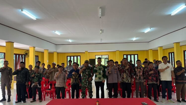 Bahas Karhutla Hingga Batas Desa, Polsek Sekatak Hadiri Rakor Forkopimcam di BPU H. Ahmad Safri