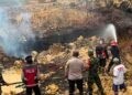 Cegah Karhutla Meluas, Polres Tarakan dan Tim Gabungan Padamkan Batu Bara Aktif di Pantai Amal