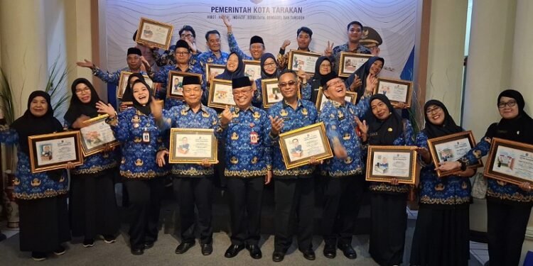Apresiasi Pengabdian ASN, KORPRI Tarakan Serahkan Piagam untuk 20 Pegawai Purnabakti 