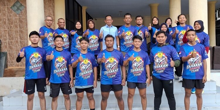 Target Pertahankan Juara Umum, FORKI Tarakan Suntik Motivasi Atlet Lewat Seragam Latihan