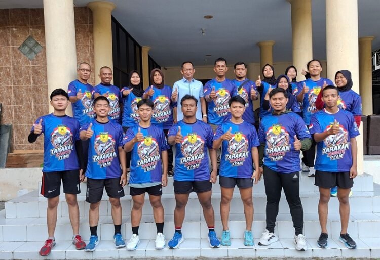Target Pertahankan Juara Umum, FORKI Tarakan Suntik Motivasi Atlet Lewat Seragam Latihan